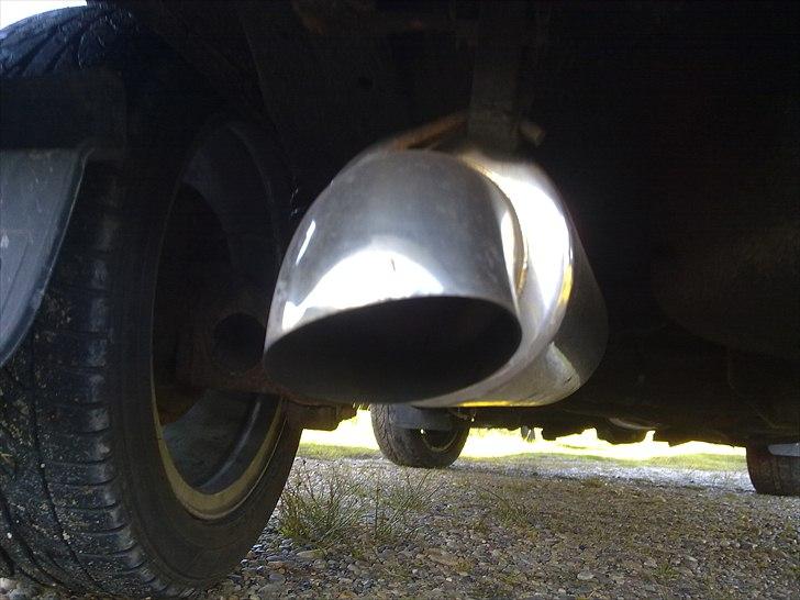 Skoda farvorit 136 f total skadet billede 13