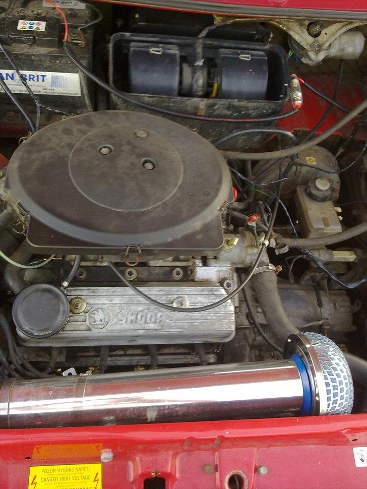 Skoda farvorit 136 f total skadet billede 14