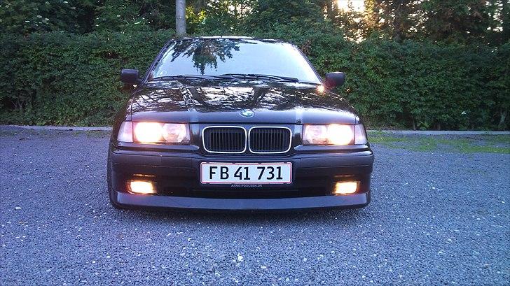 BMW e36 316i compact solgt billede 1