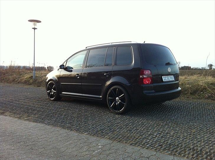 VW Touran 2,0 TDI Highline *SOLGT* billede 3