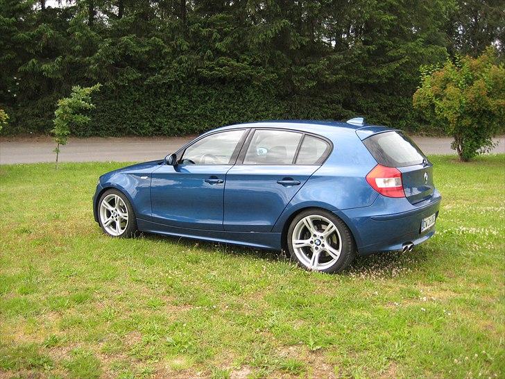 BMW 130i *SOLGT* billede 3