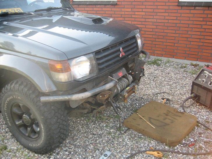 Mitsubishi Pajero GLS - Projekt Ny kofanger billede 15