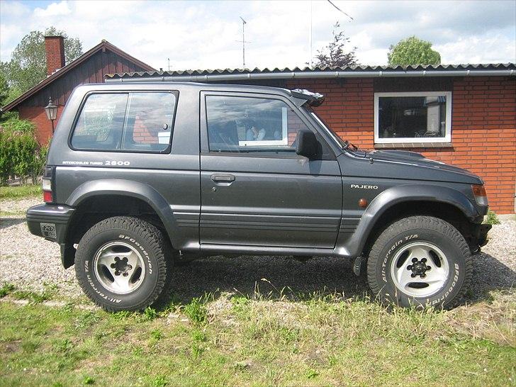 Mitsubishi Pajero GLS - Med de "store" hjul billede 13