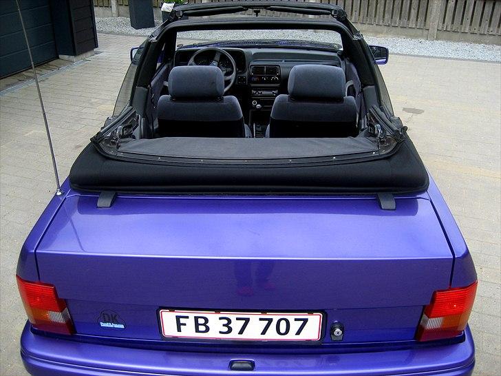 Ford Escort Cabriolet - Den nye kaleche passer virkelig godt til bilen! - selv nedslået billede 9