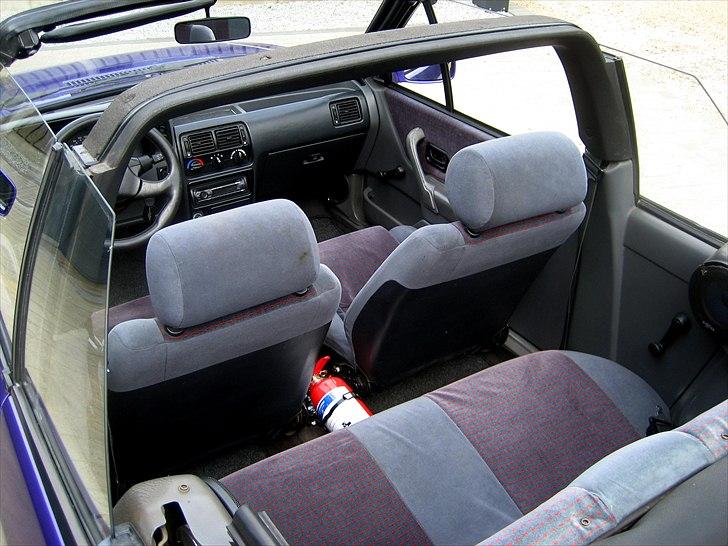 Ford Escort Cabriolet - Kabinen står rigtig flot og velholdt - og med pulverslukker! billede 15