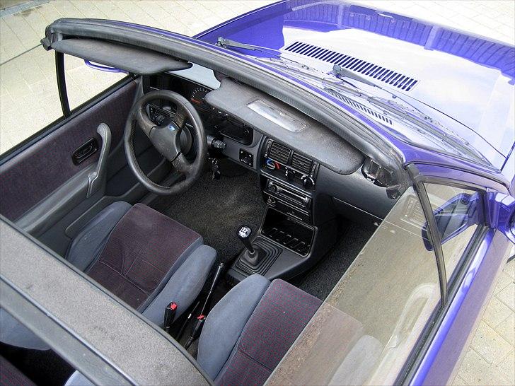 Ford Escort Cabriolet - Kabinen står rigtig flot og alt virker som det skal! billede 17