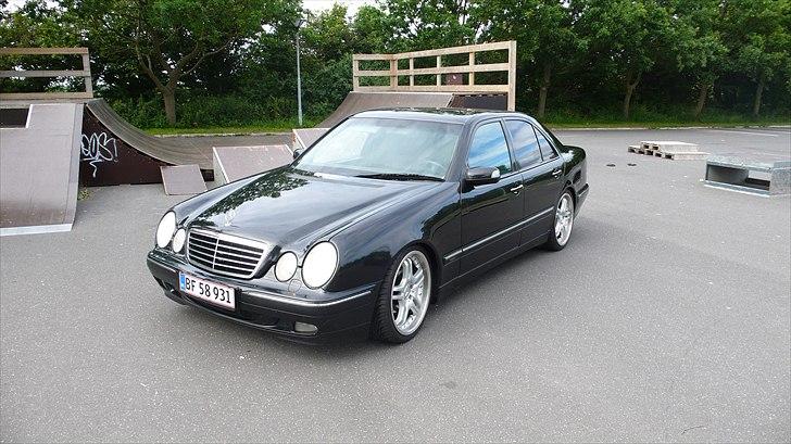 Mercedes Benz E 220 CDI aut. billede 2