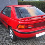 Mazda 323f 1,6 i