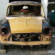 Mini morris mascot solgt