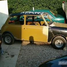 Mini morris mascot solgt