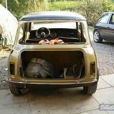 Mini morris mascot solgt