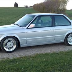 BMW E30 325i
