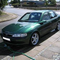 Opel vectra b 1,8 16v solgt