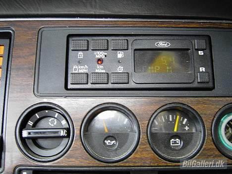 Ford Granada 2,8 I Ghia - Border Computer  Elektronisk ( måler af rest km man kan køre ) Sølv 1984 billede 12