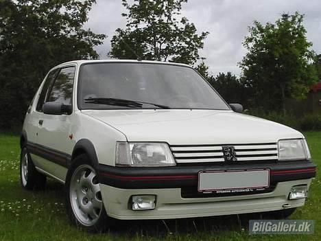 Peugeot 205 1,9 GTI DØD billede 10