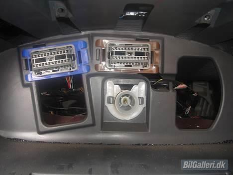 Mitsubishi Lancer 1,6 GLi  - sådan ser der ud bag speedometeret på lancer billede 14