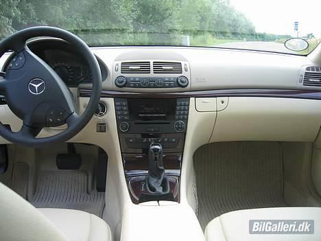 Mercedes Benz E 350 Classic **SOLGT** billede 8