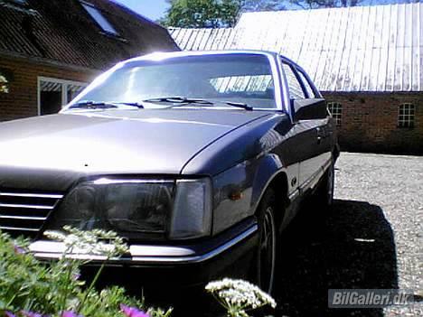 Opel Senator (solgt) billede 3