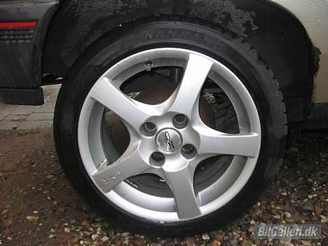 Opel Corsa A 1,0s Swing -Solgt - Oz hydra 15".. indpresningen er til en kadett e.. så de skraber lidt på når der er store damer på bagsædet, eller bare mange af dem :P billede 6