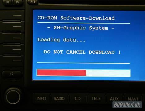 VW TOURAN 2.0 TDI -DSG-140HK - UPDATE MFD2, så den ikke skifter til MILES heletiden!! :-) RING så SKAL jeg fixe! billede 15