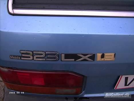 Mazda 323 LX 1,3 (solgt) billede 8