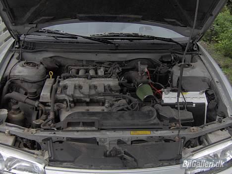 Mazda 626 GE - ja ok. det er ikke det mest spændende og rene motorrum billede 4