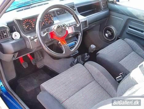 Renault 5 GT Turbo (solgt) :( - standard kabine, dog med rød rat og pedaler billede 2