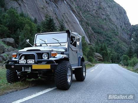 Toyota Landcruiser Bj42 (Solgt) - Billede fra da vi var i norge..  billede 1