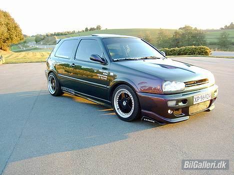 VW Golf III 1,8  Solgt billede 8