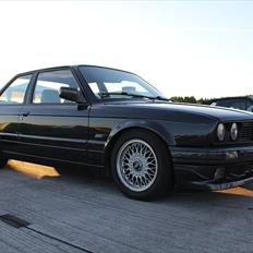 BMW E30