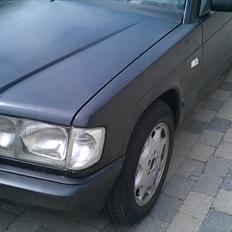 Mercedes Benz 190E