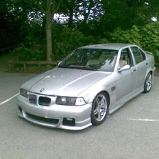 BMW 318is