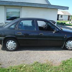 Opel Vectra 1,8I Expression Sedan solgt