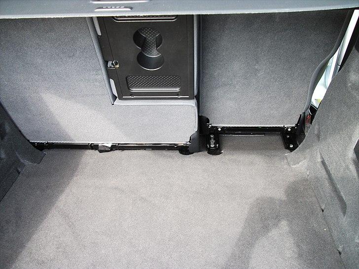 Seat Altea XL 1.8 TFSI Stylance **Solgt** - Og her skubbet frem, hvor der så er mere bagagerumsplads. ca 20cm Og stadig god benplads på bagsæderne:0) billede 9