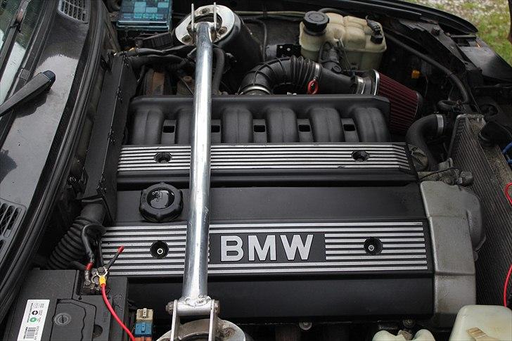 BMW E30 - Tilgiv ledningsføringen, men DHB krævede sgu en elblæser akut :-) billede 8