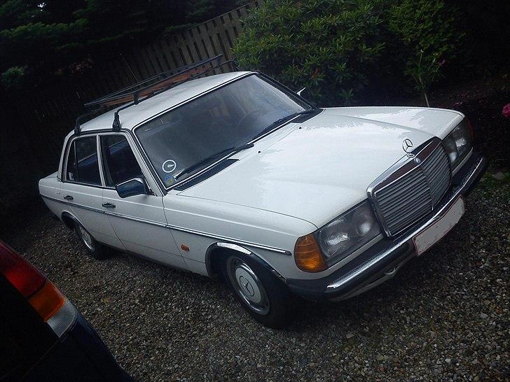 Mercedes Benz 230 w123 solgt billede 9