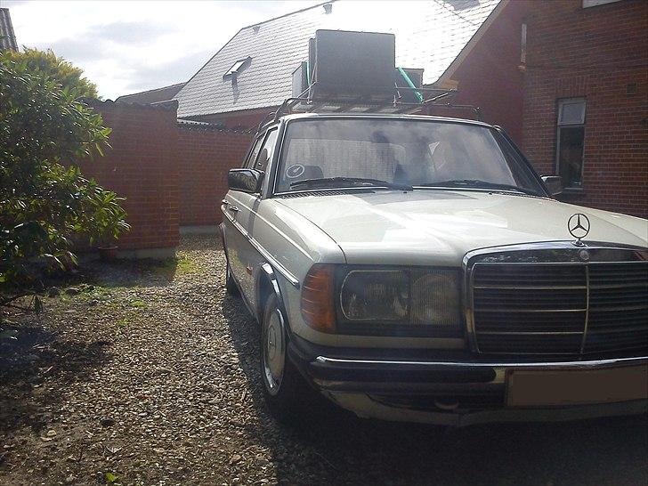 Mercedes Benz 230 w123 solgt billede 13
