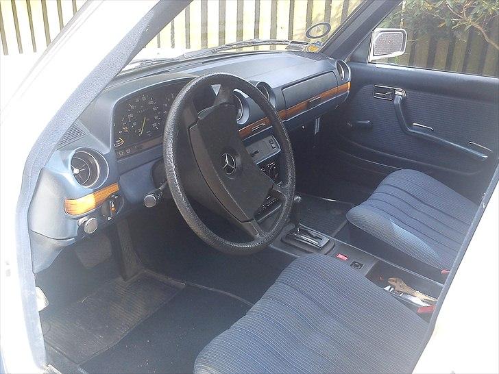 Mercedes Benz 230 w123 solgt billede 14