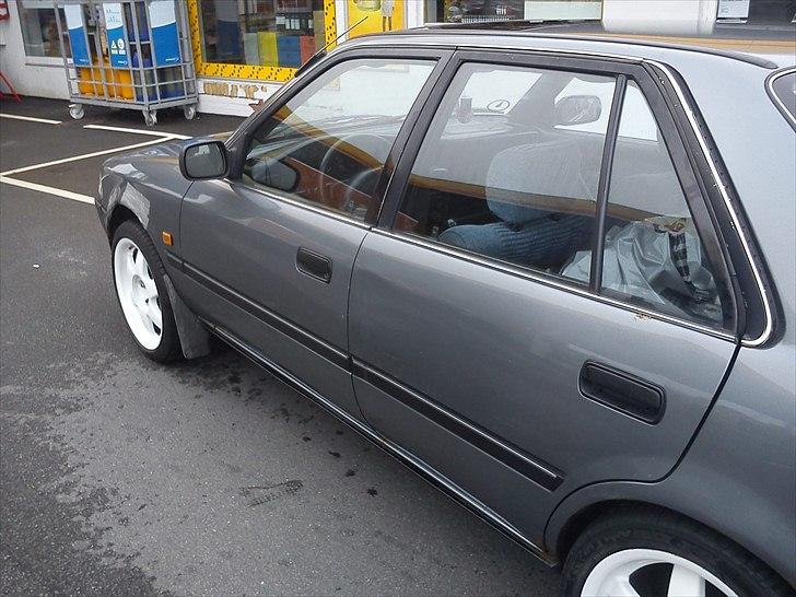 Toyota carina 2 billede 3