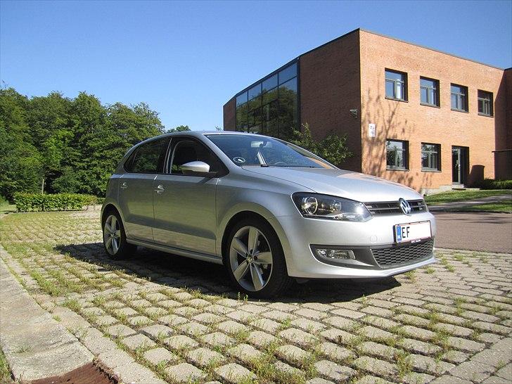 VW Polo 1,2 TSI Highline - Blink i spejlene er modedille nu, men det er faktisk ganske funktionelt og pænt. billede 13