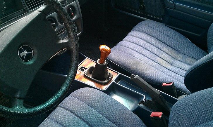 Mercedes Benz 190E - Nu med original MB gearknop i træ billede 17