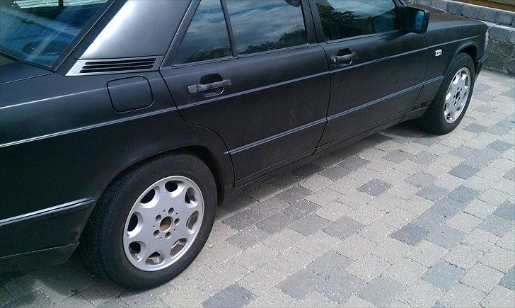 Mercedes Benz 190E - Nu med originale MB alufælge billede 8