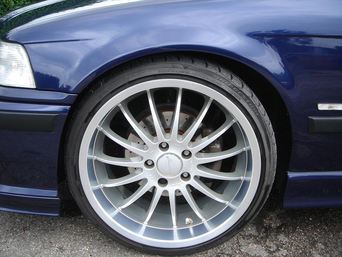 BMW 323i - Org. 9x19 Breyton Magic billede 1