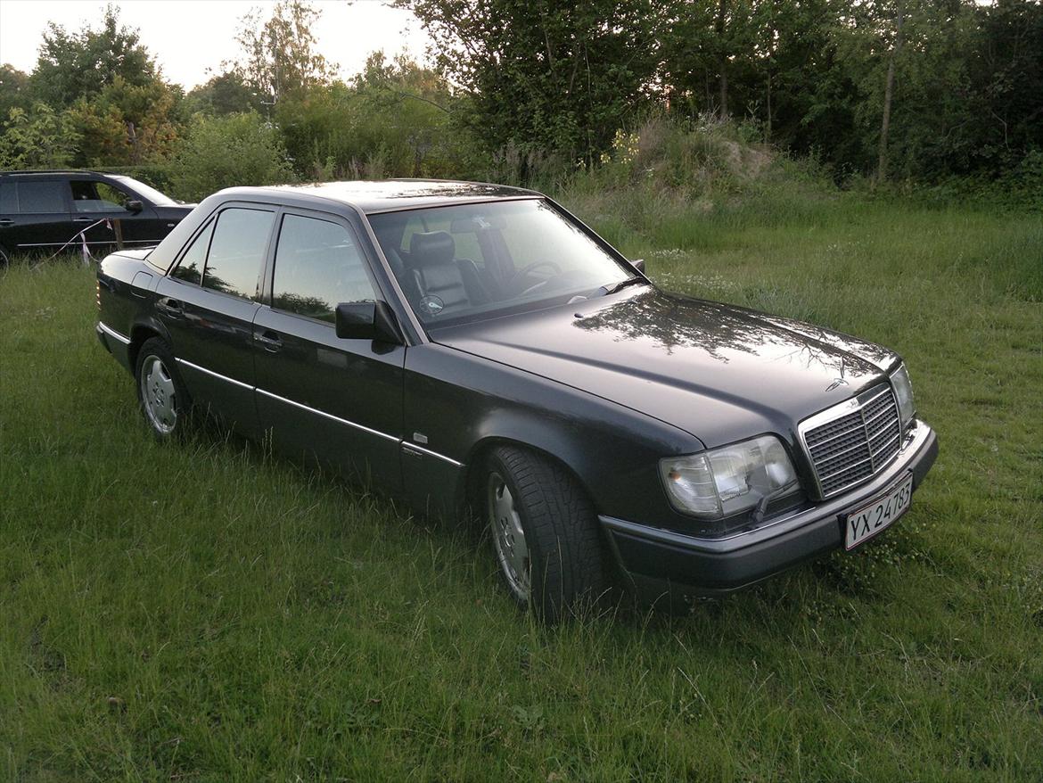 Mercedes Benz 300E-24V Sportline billede 1