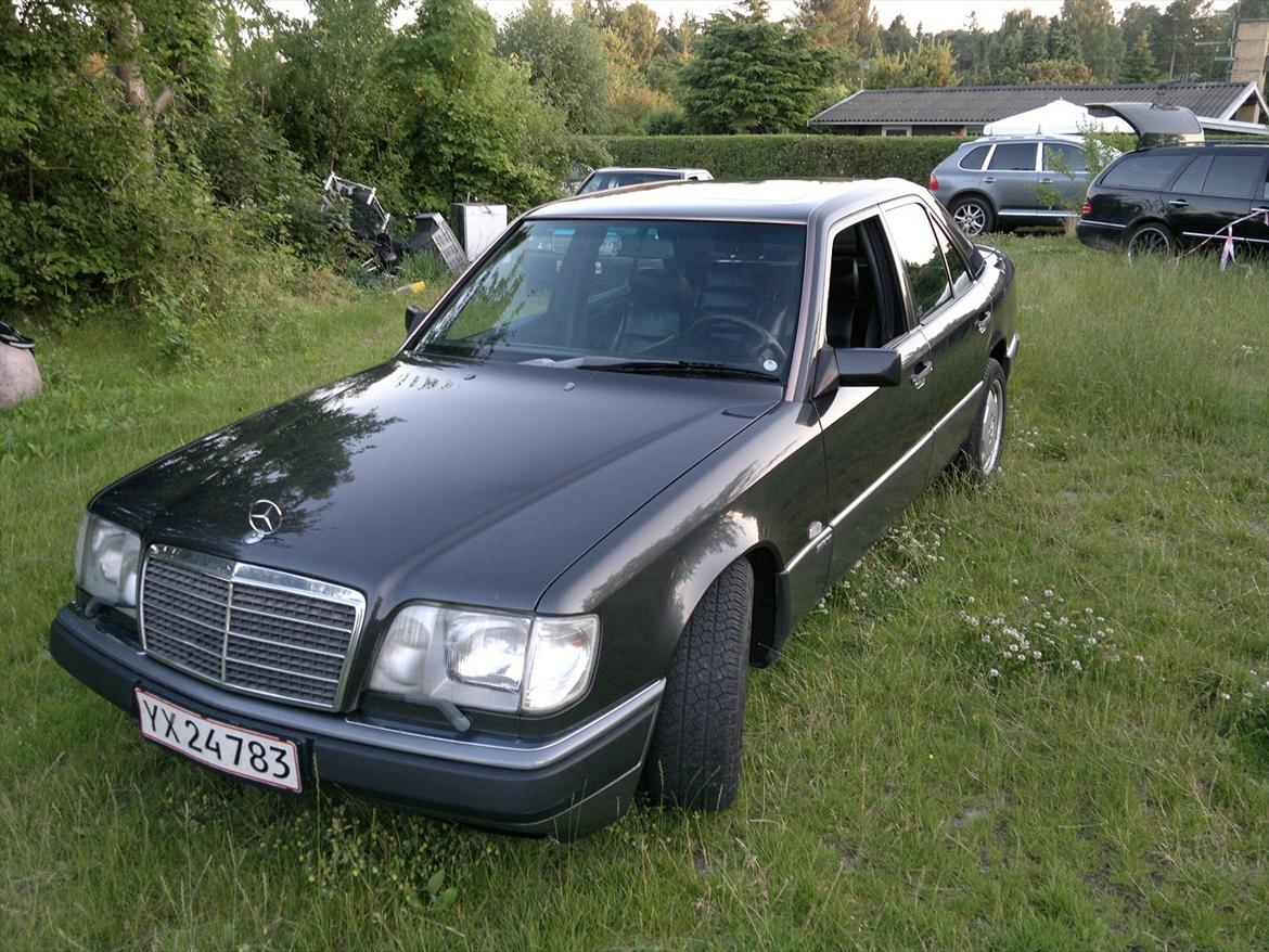 Mercedes Benz 300E-24V Sportline billede 10