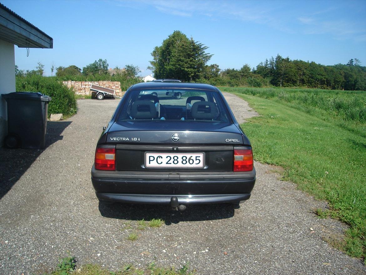 Opel Vectra 1,8I Expression Sedan solgt - ja måske en lille potte og en 2000 spole ville pønte billede 4