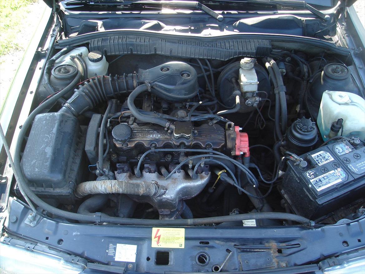 Opel Vectra 1,8I Expression Sedan solgt - engang motorrans ville pønte og så en klat maling billede 7