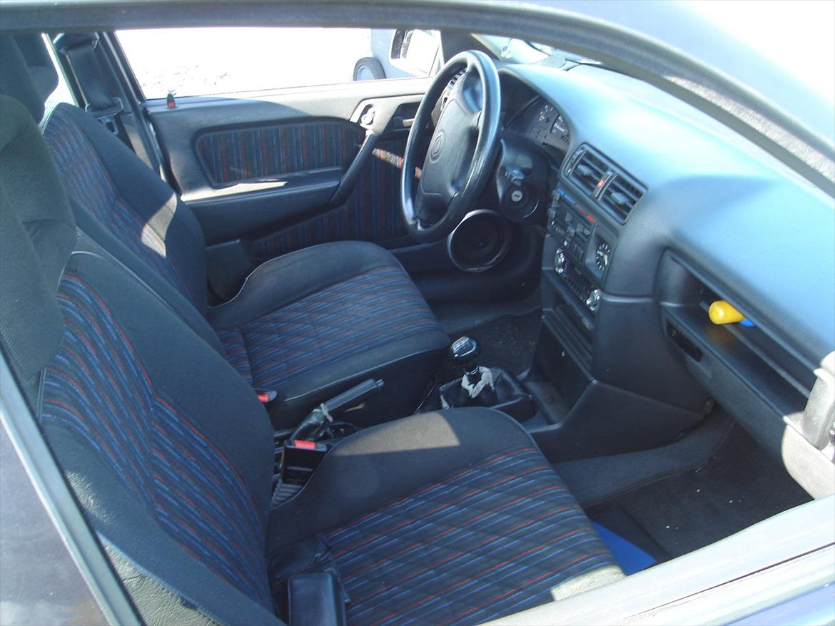 Opel Vectra 1,8I Expression Sedan solgt - pæn holdt kabine sider sku godt der i billede 8