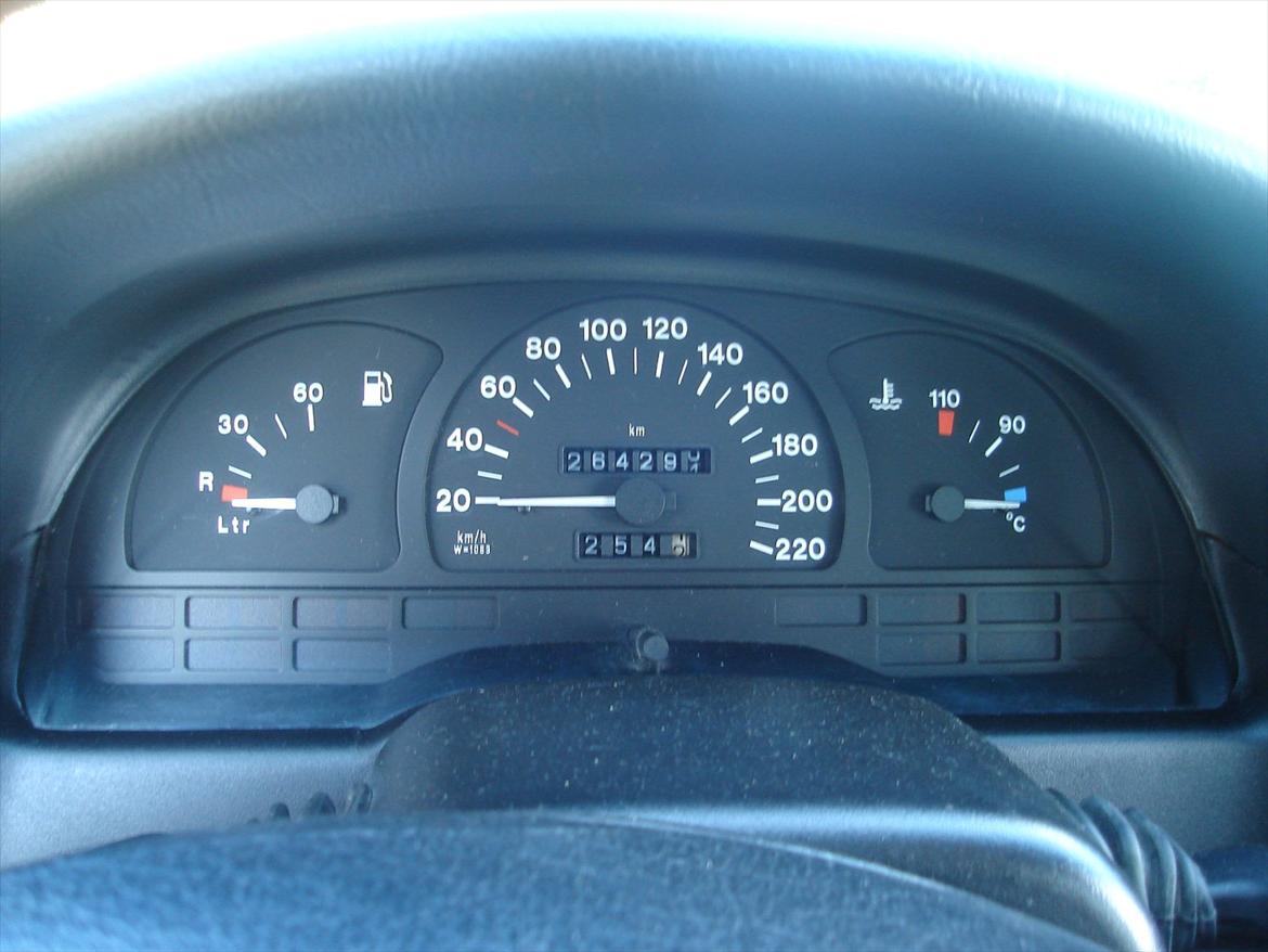 Opel Vectra 1,8I Expression Sedan solgt - ja her skal der så skiftes ud så der kan komme org. omd.tæller i det bliver skøndt billede 11