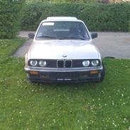 BMW E30 320i Coupe